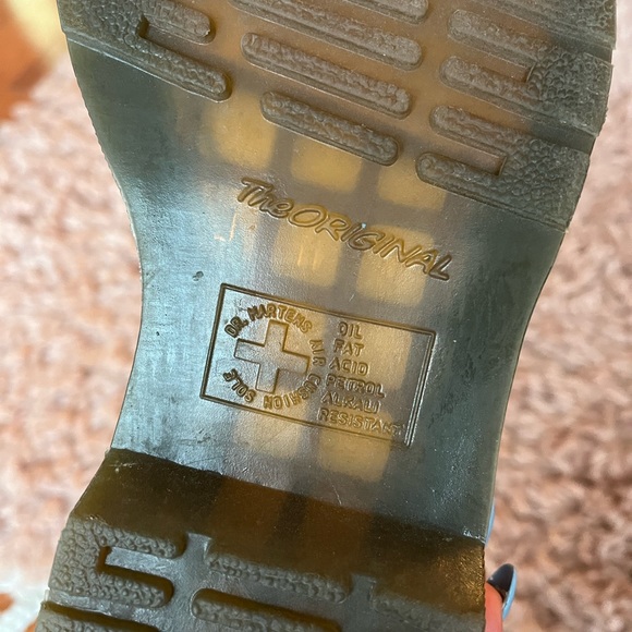 ORIGINAL DOC MARTENS- Size 7 - Picture 6 of 6